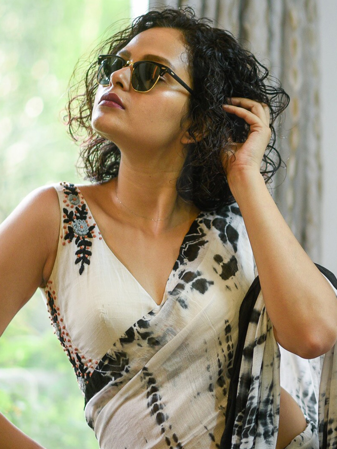 

Suta Women White Embroidered Cotton Saree Blouse