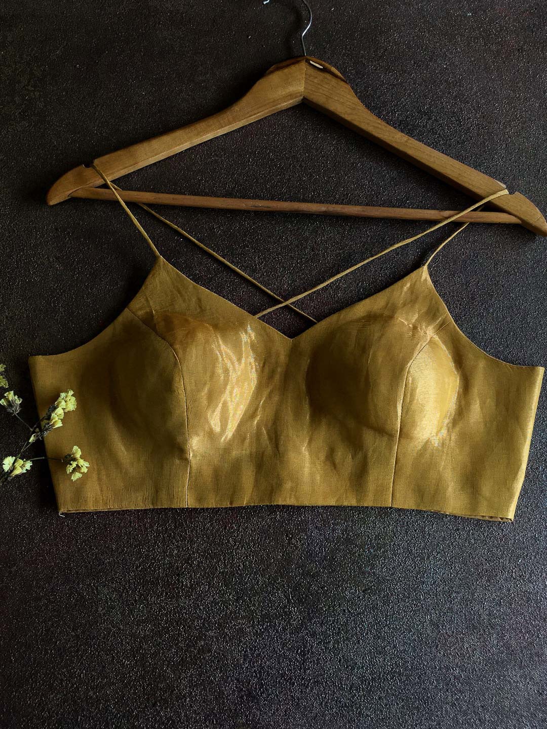 

Suta Gold-Toned Solid Tissue Silk Saree Blouse