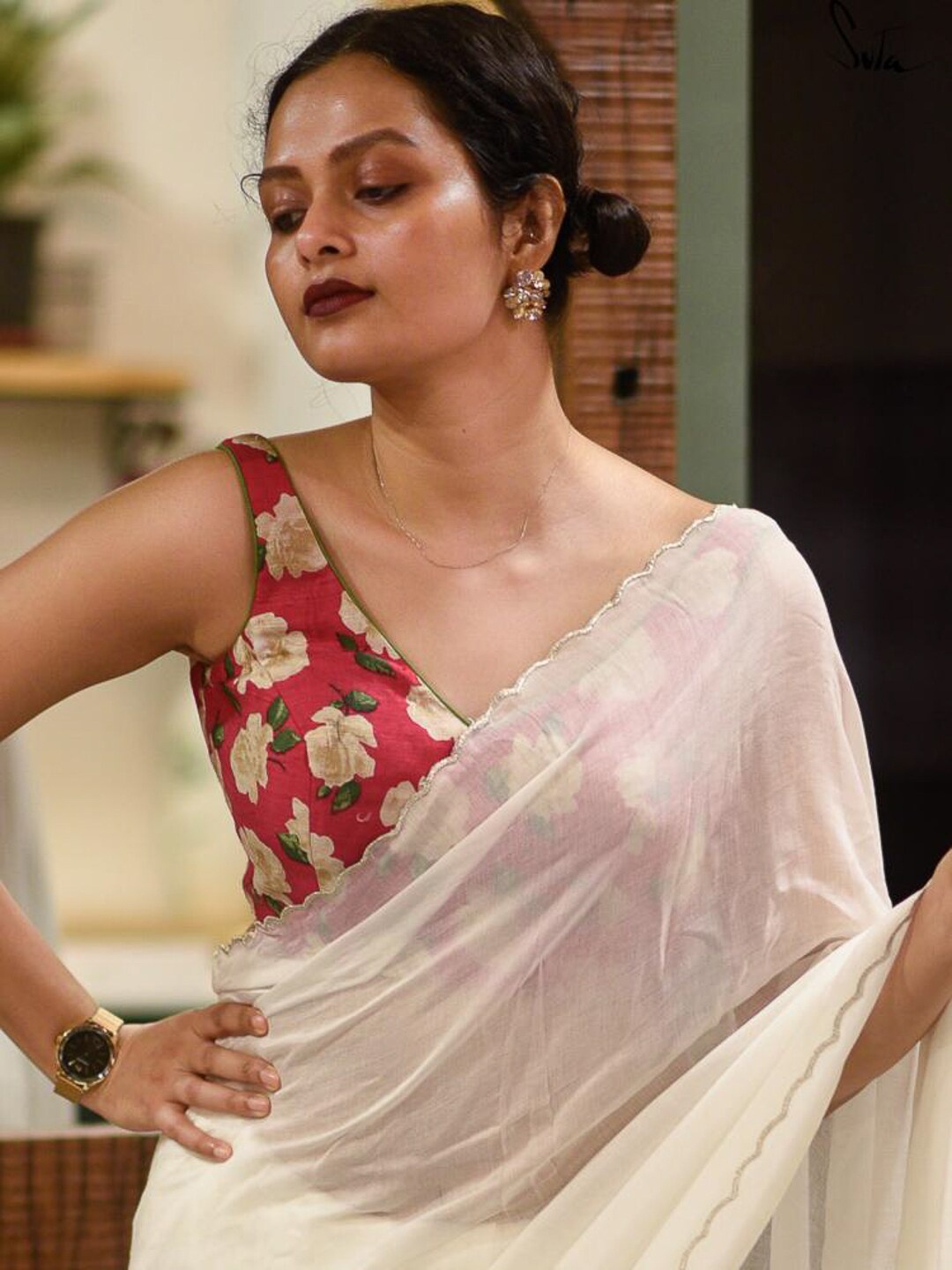 

Suta Women Pink Printed Raw Silk Saree Blouse