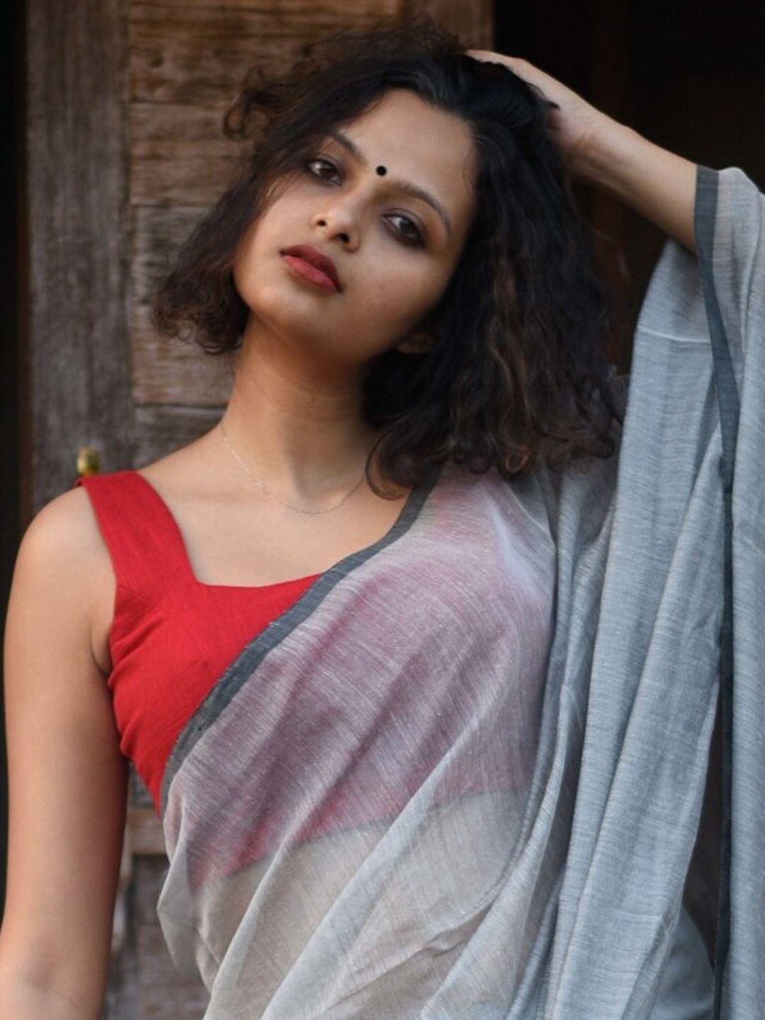 

Suta Women Red Solid Saree Blouse