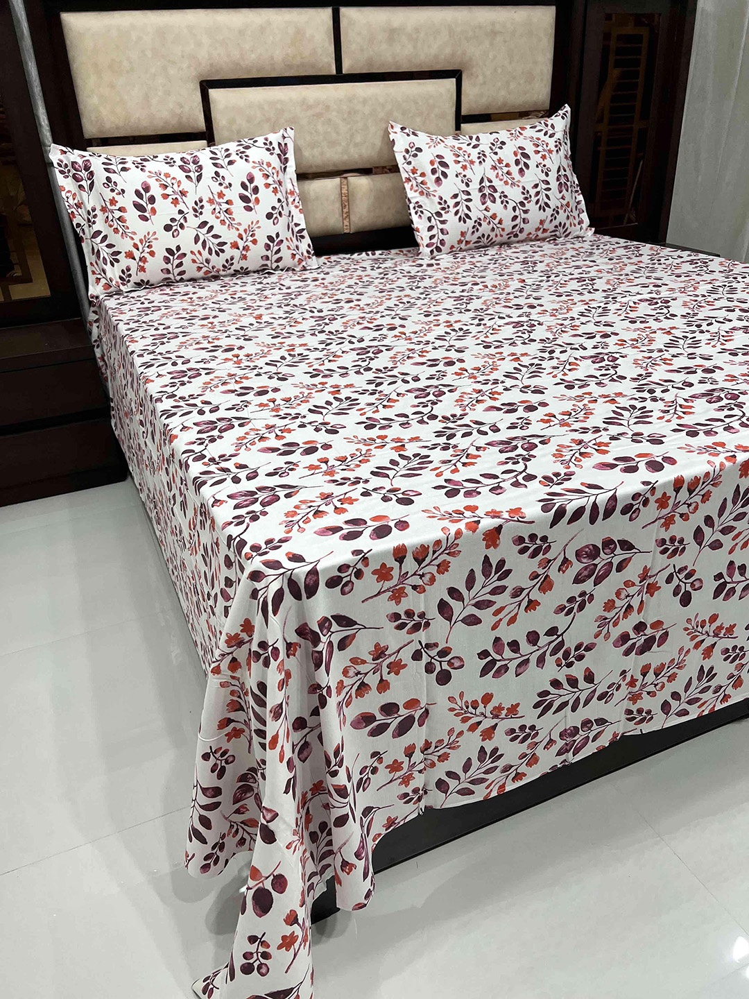 

Pure Decor Purple & Off White Floral 400 TC King Bedsheet with 2 Pillow Covers