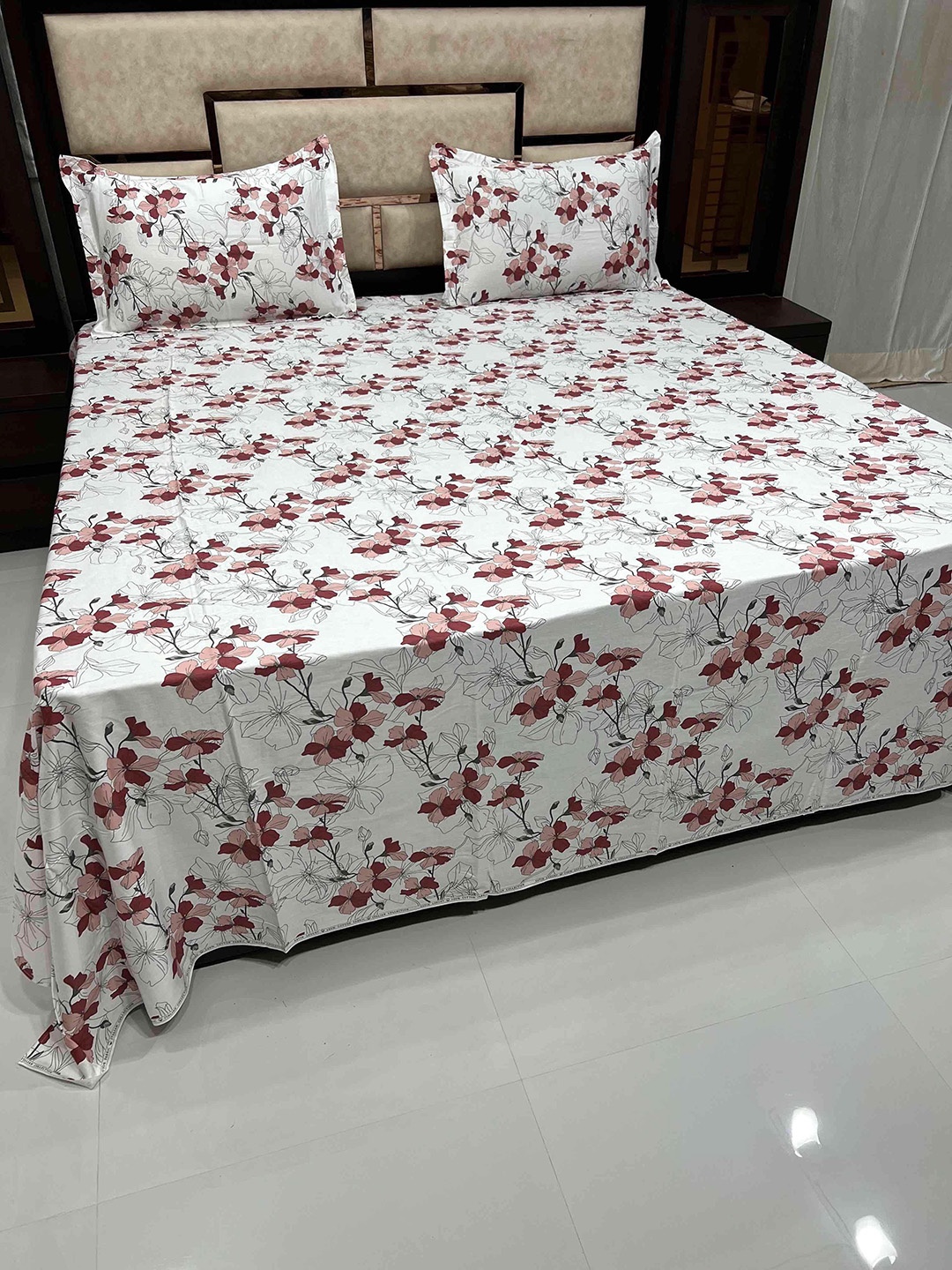 

Pure Decor Red & Off White Floral 400 TC King Bedsheet with 2 Pillow Covers