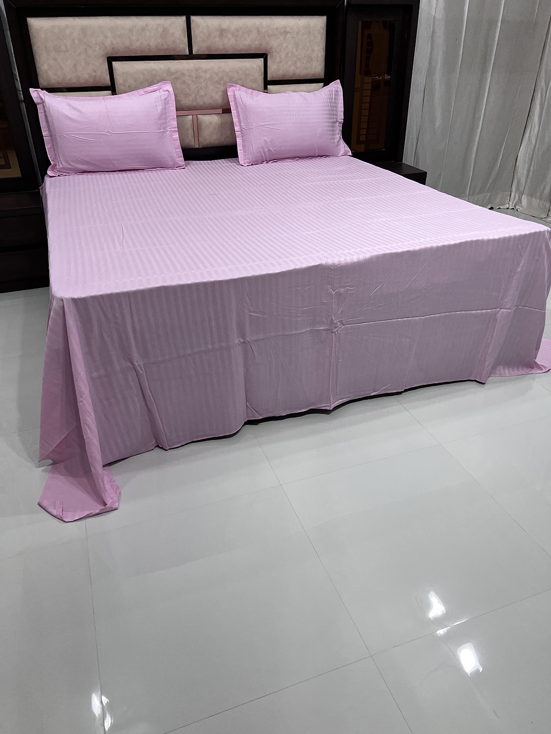 

Pure Decor Pink King Bedsheet with 2 Pillow Covers