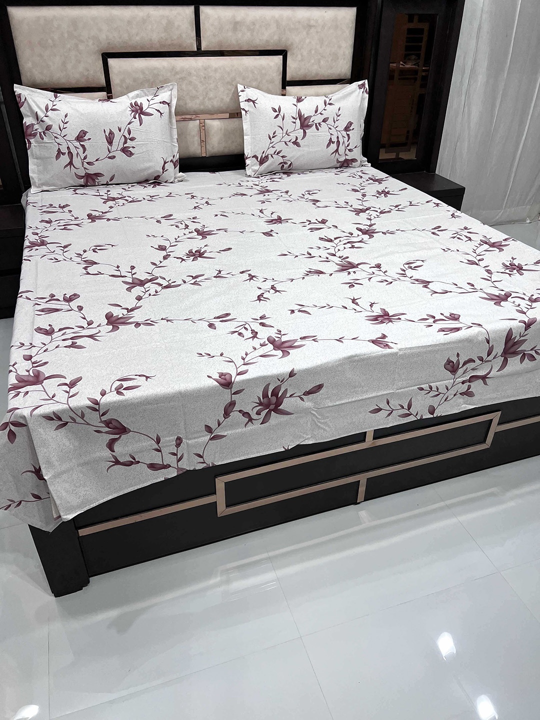 

Pure Decor White & Maroon Floral 260 TC Cotton Queen Bedsheet with 2 Pillow Covers
