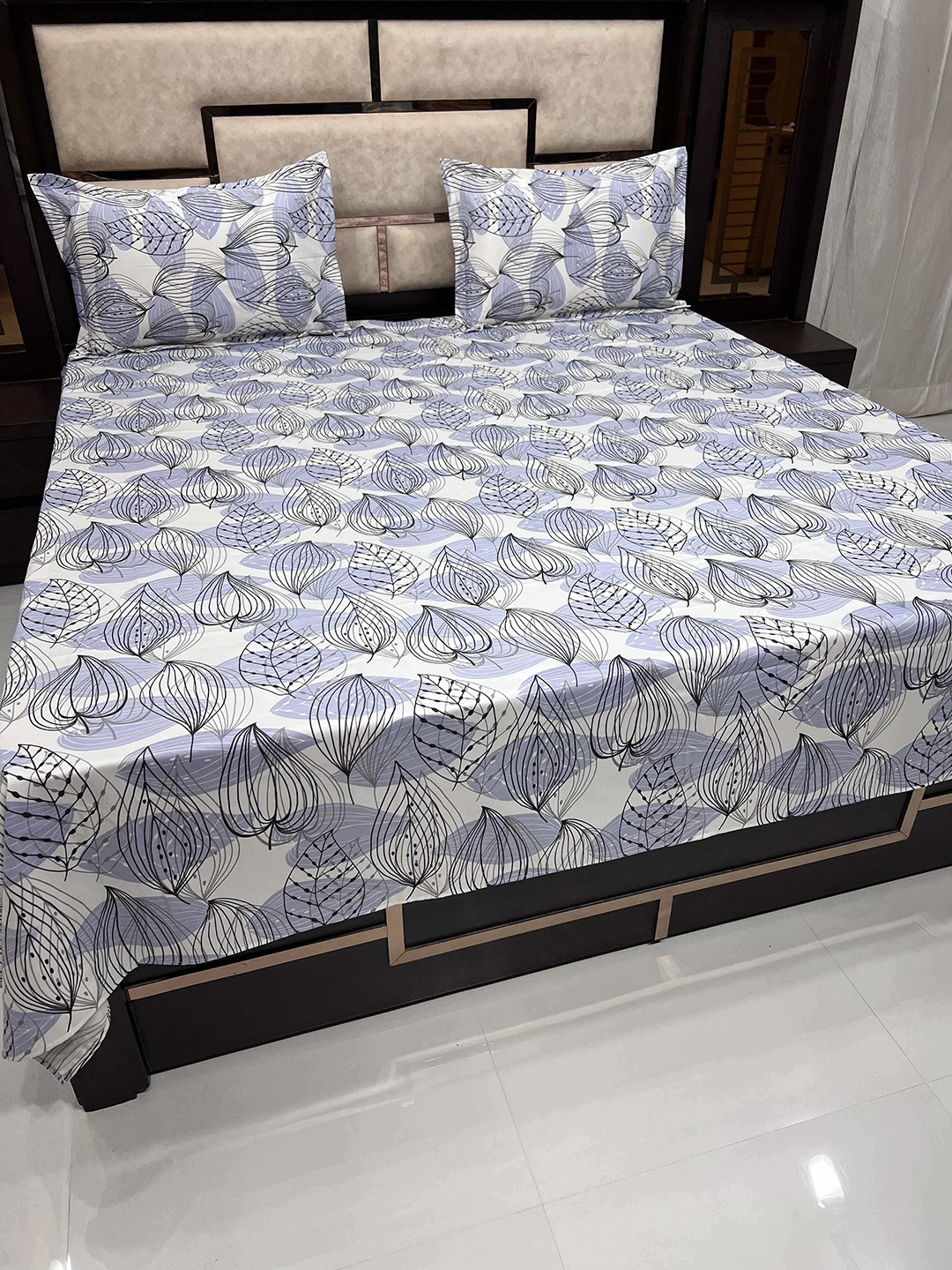 

Pure Decor White & Blue Floral 260 TC Queen Bedsheet with 2 Pillow Covers