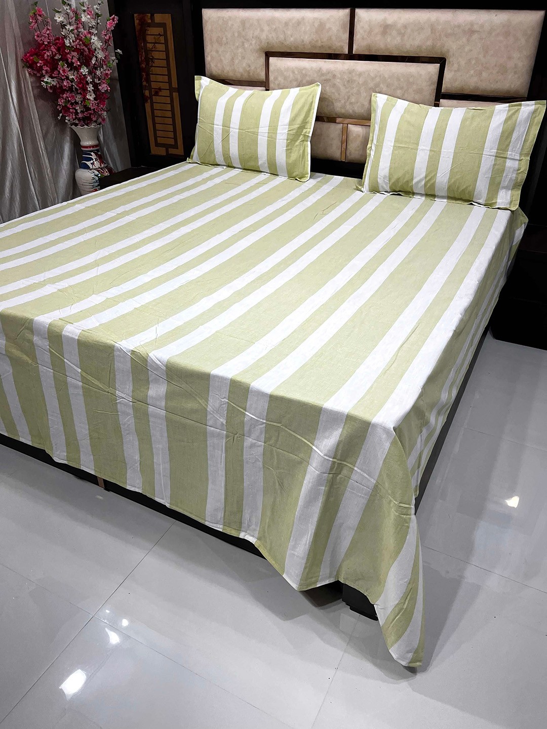 

Pure Decor Green & Off White Striped King Bedsheet with 2 Pillow Covers