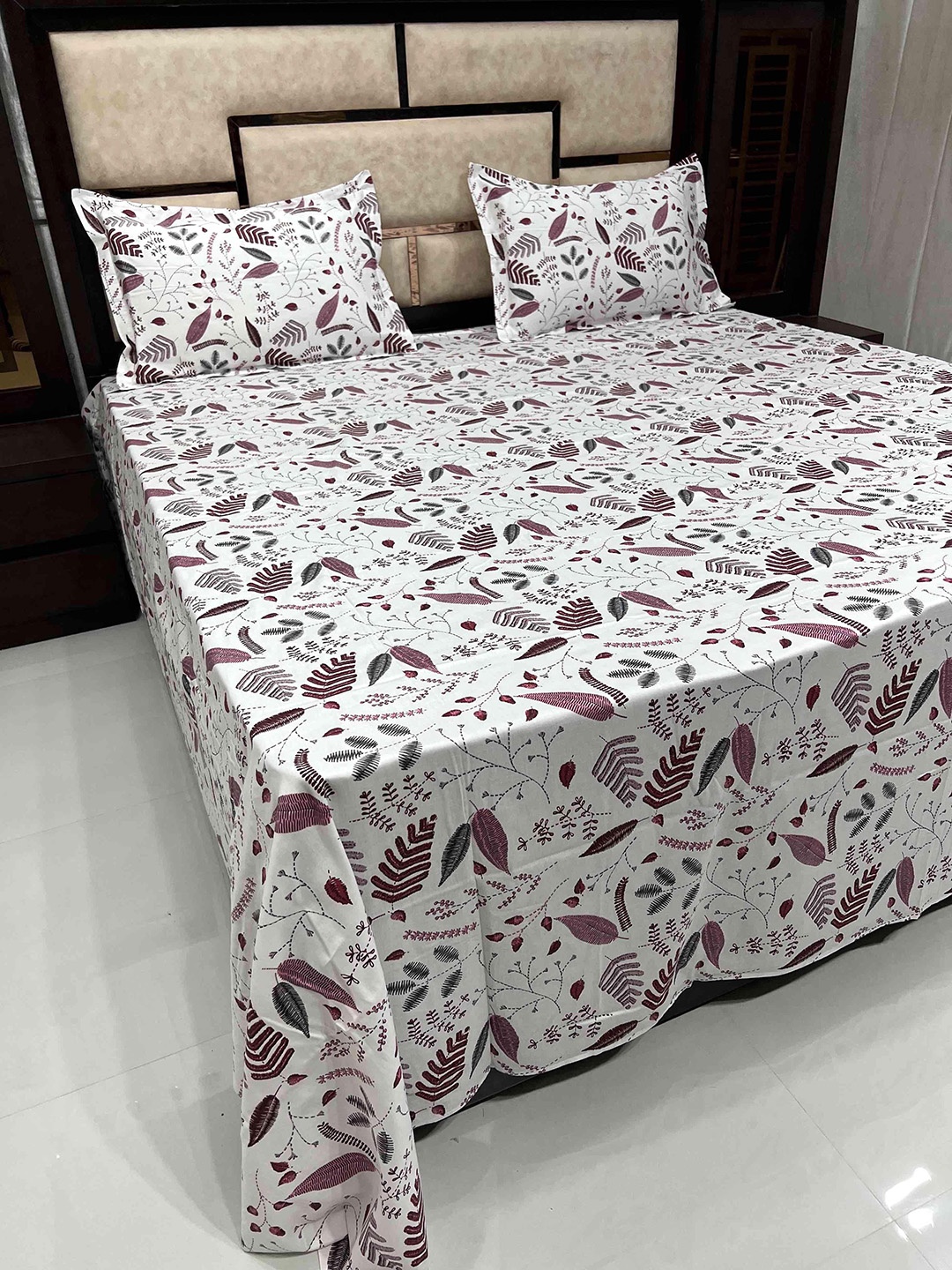 

Pure Decor Pink & White Floral 400 TC King Bedsheet with 2 Pillow Covers