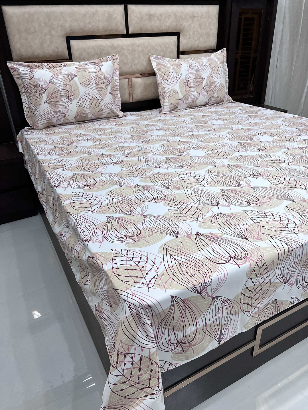 

Pure Decor Brown & Off White Printed 260 TC Queen Pure CottonBedsheet with 2 Pillow Covers