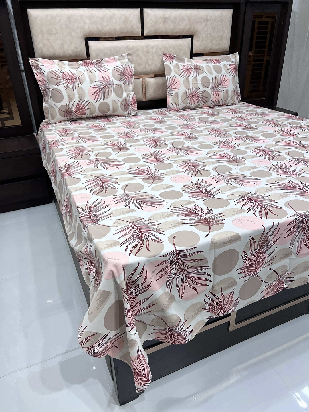 

Pure Decor Brown & Off White Floral 260 TC Queen Pure Cotton Bedsheet with 2 Pillow Covers