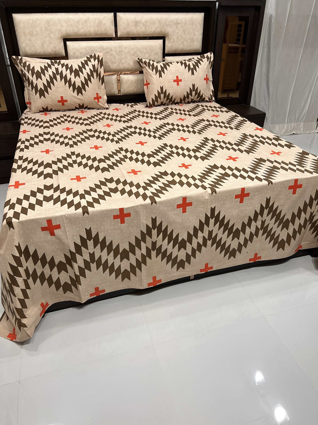 

Pure Decor White & Olive Green Pure Cotton King Bedsheet with 2 Pillow Covers