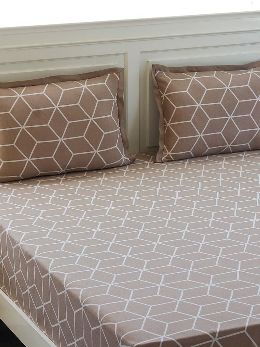 

Pluchi Off White 3D Cubic Cotton Knitted King Size Fitted Sheet With 2 Pillow Covers Set