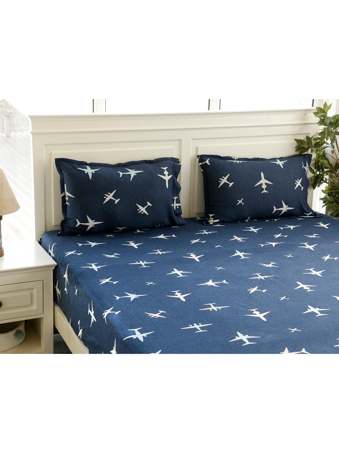 

Pluchi Blue & Off White Conversational King Bedsheet with 2 Pillow Covers