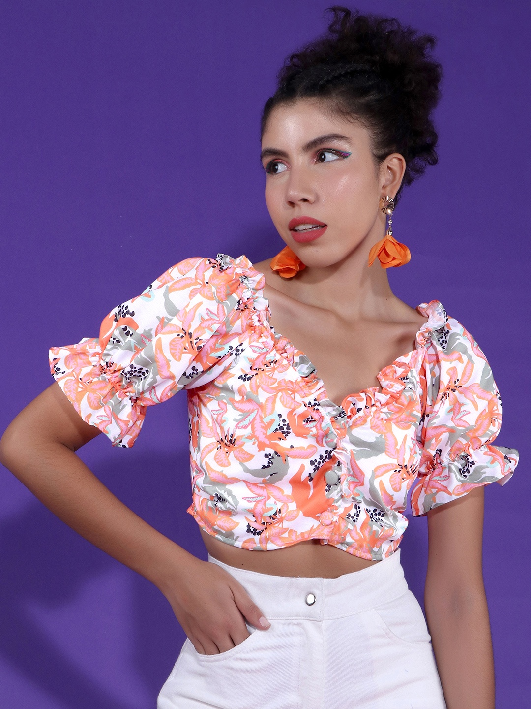 

Stylecast X Hersheinbox Floral Print Ruffles Crop Top, White