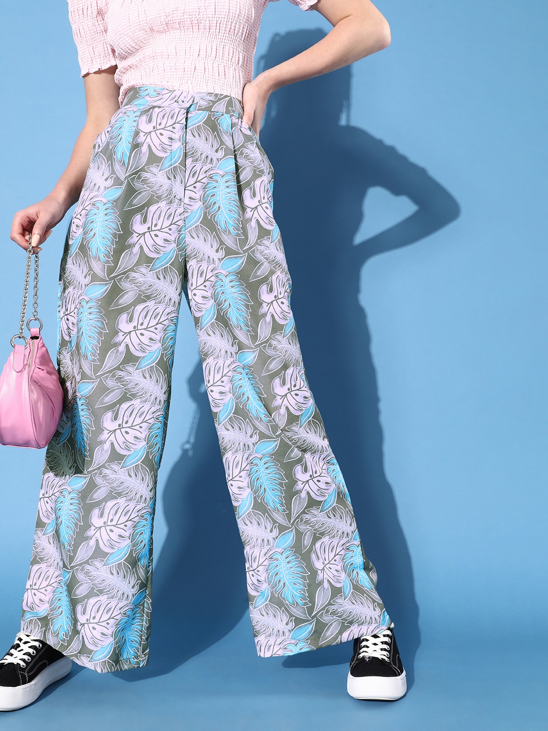 

Stylecast X Hersheinbox Women Gorgeous Green Floral Wide Leg Trousers