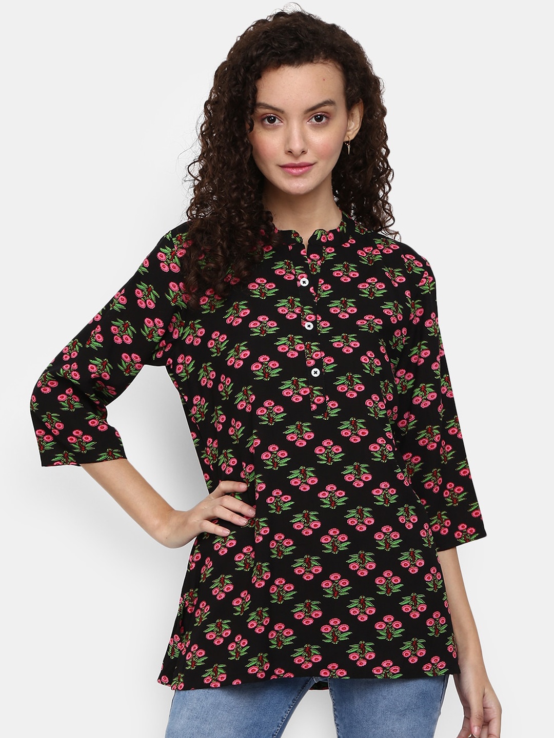 

Desi Mix Women Black Floral Flared Sleeves Kurta