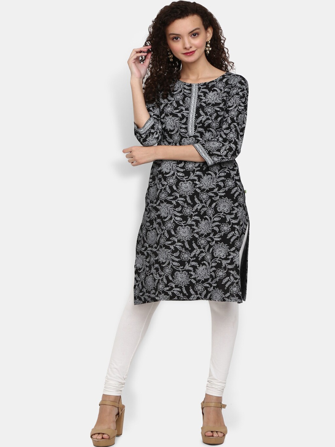 

Desi Mix Women Black Floral Printed Cotton Kurta