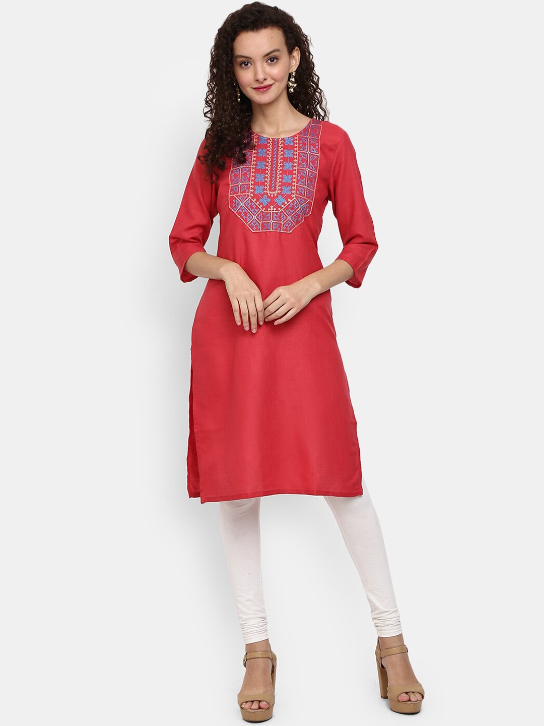 

Desi Mix Women Fuchsia Round Neck Thread Work Kurta