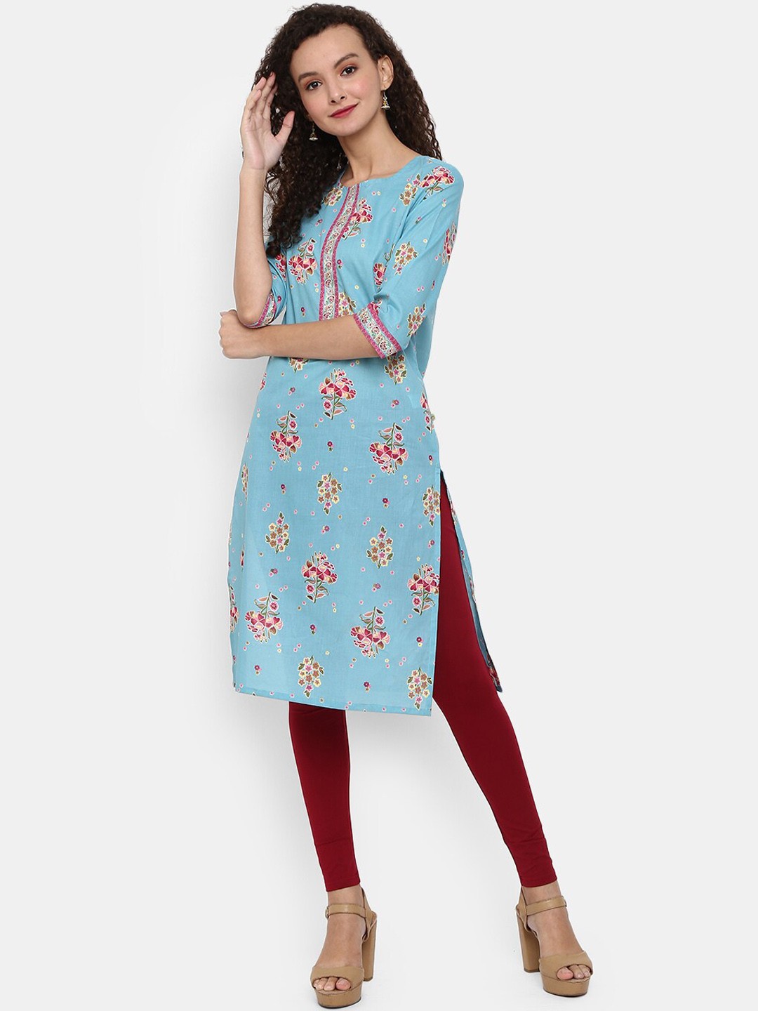 

Desi Mix Women Blue Floral Cotton Printed Round Neck Thread Work Kurta