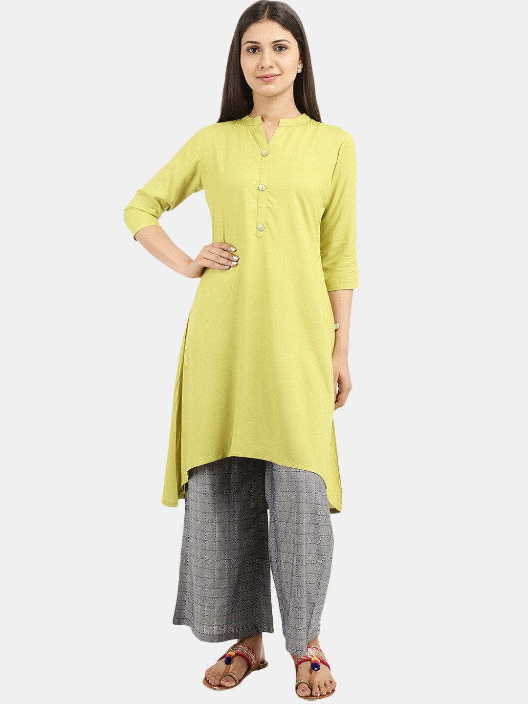 

Desi Mix Women Green Solid Rayon Mandarin Collar Kurta