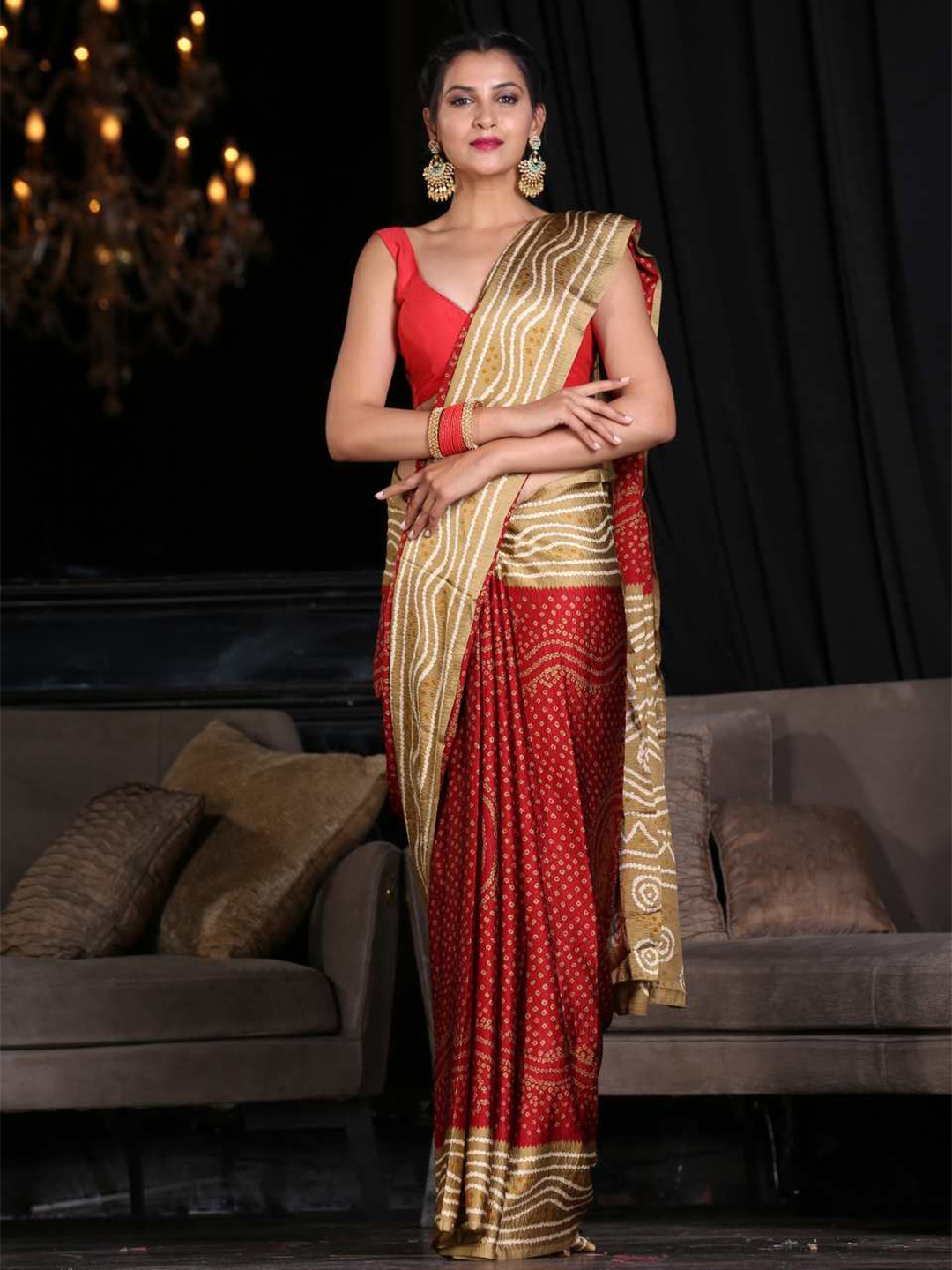 

KARAGIRI Red & Brown Bandhani Silk Blend Saree