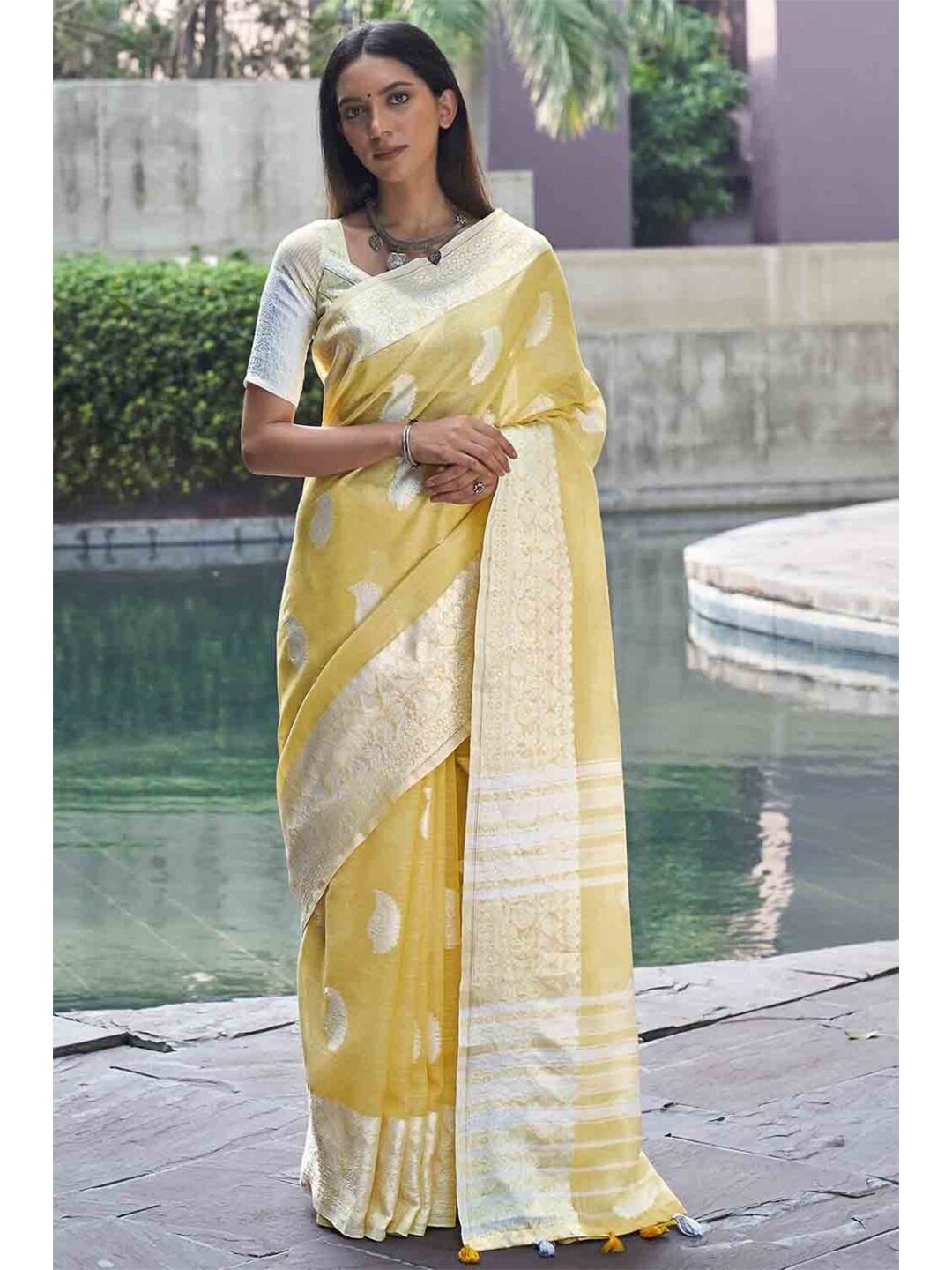 

KARAGIRI Women Yellow & Silver-Toned Woven Design Zari Linen Blend Saree