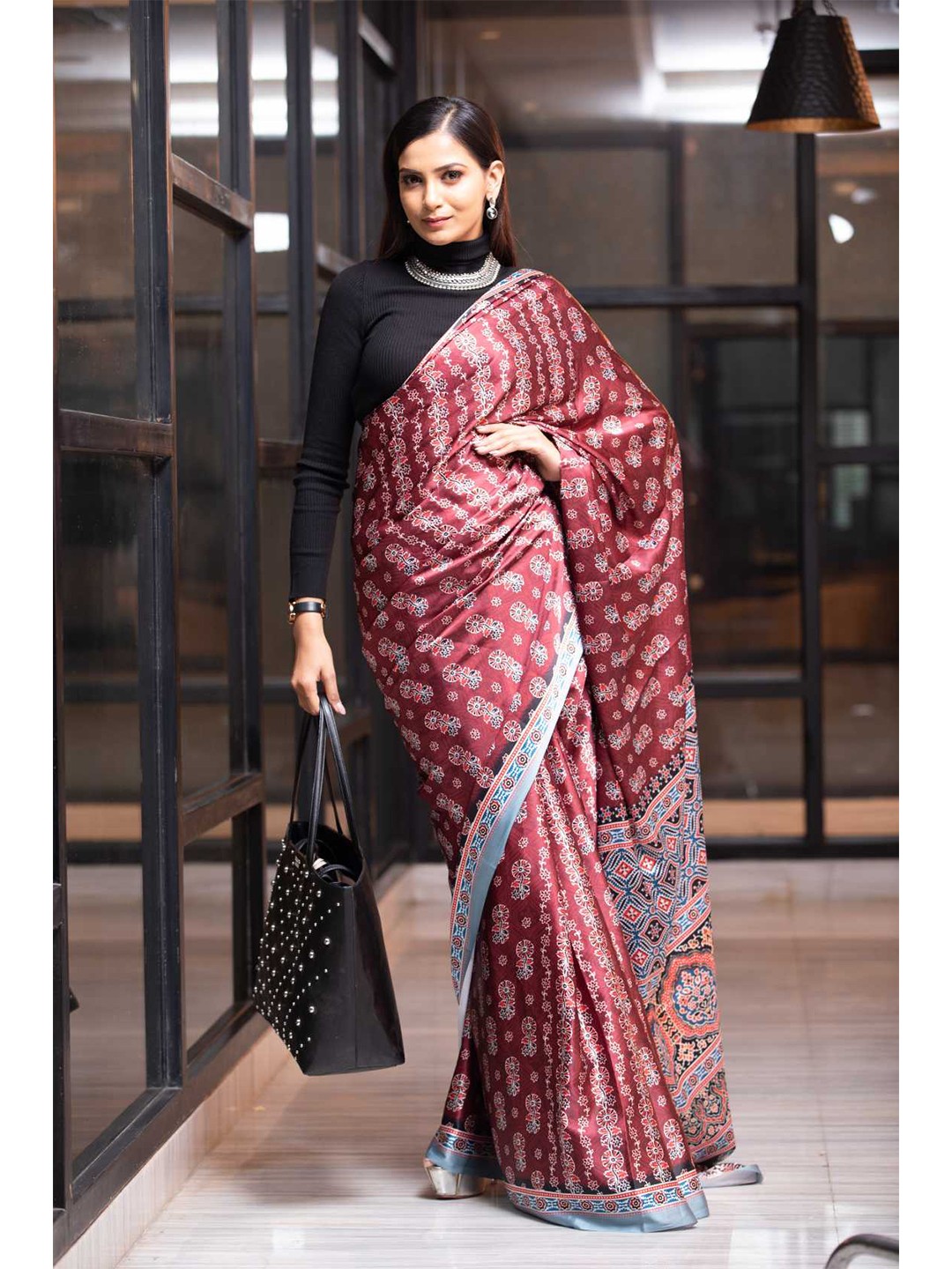 

KARAGIRI Red Floral Silk Blend Saree