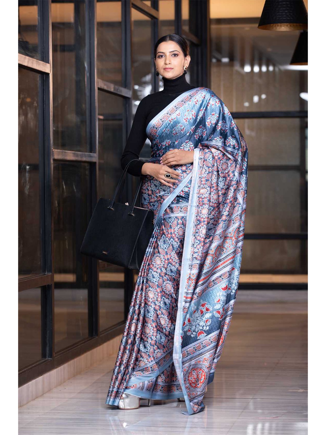 

KARAGIRI Blue & Pink Floral Silk Blend Saree