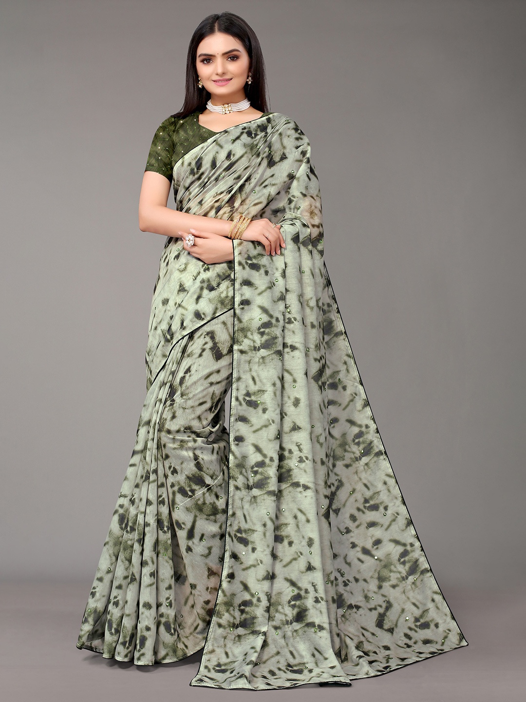 

Nimayaa Olive Green & White Embellished Mirror Work Pure Cotton Saree