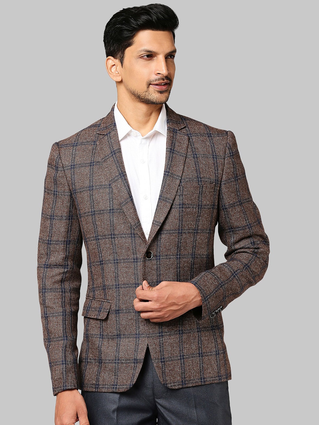

Park Avenue Men Brown Checked Textured Single Breasted Blazer