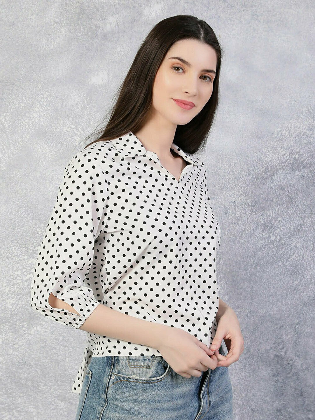 

TheBlackLover Black & White Print Crepe High-Low Top
