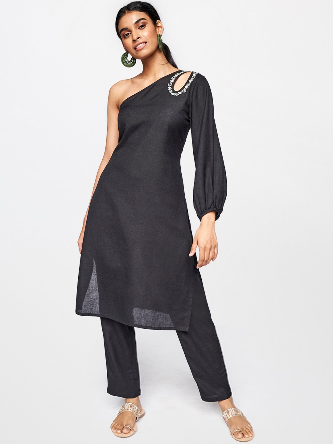

Global Desi Women Black Flared Sleeves Kurta