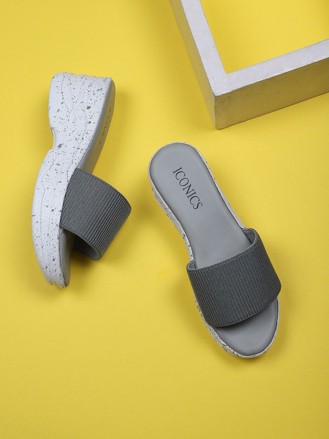 

ICONICS Grey Textured Flatform Sandals
