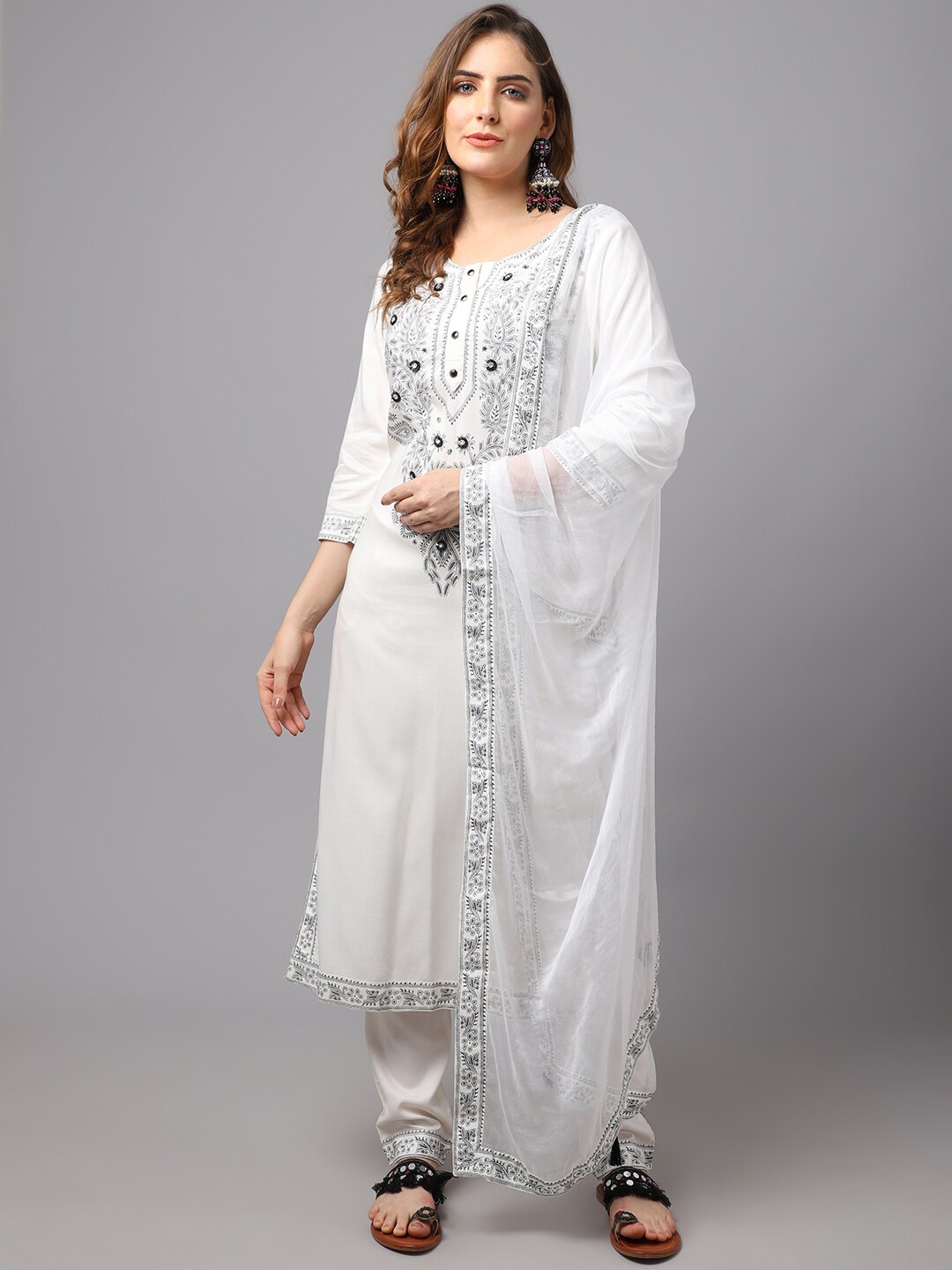 

Tulsattva Women White Floral Printed Kurta with Trousers & With Dupatta