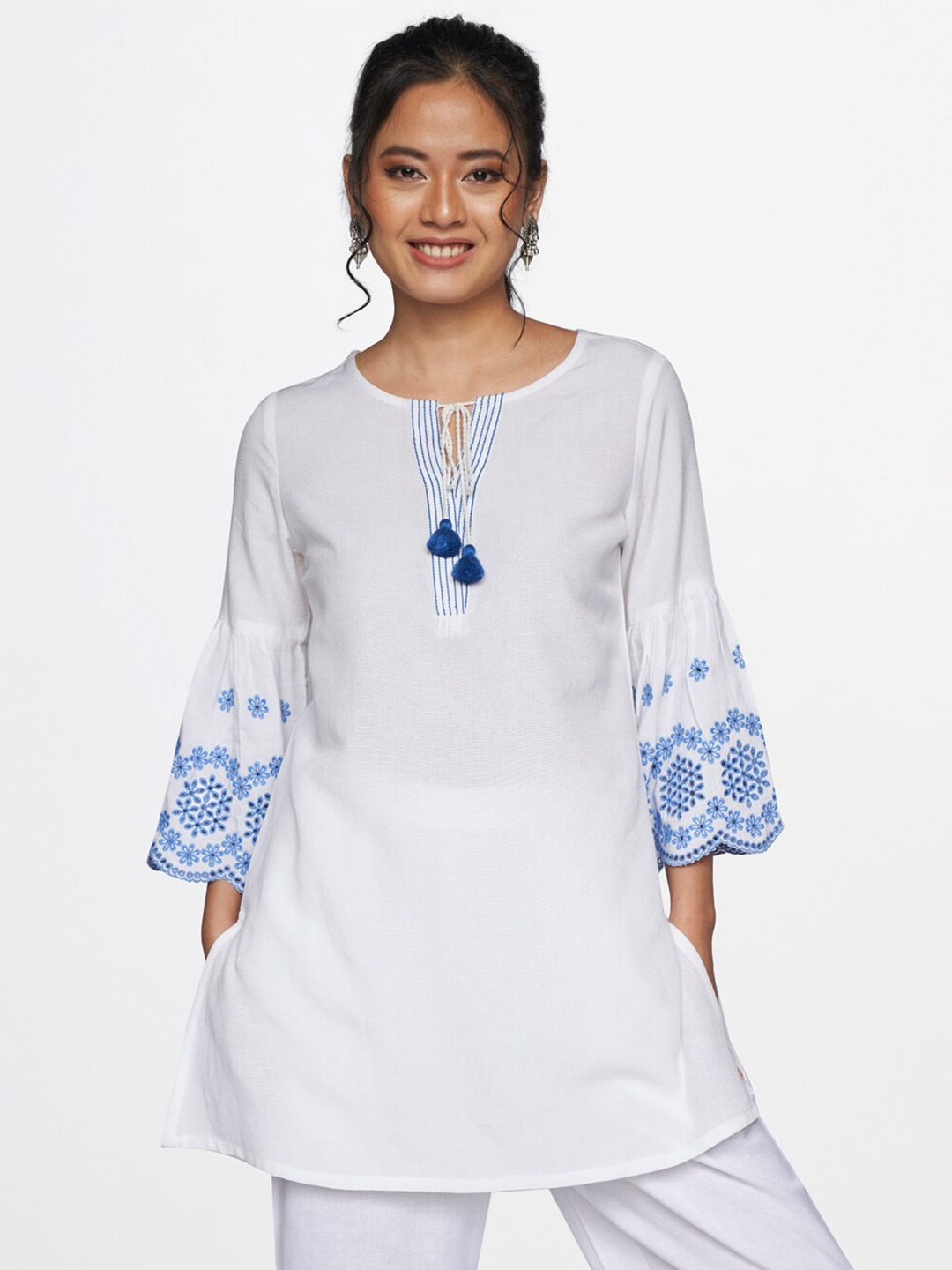 

Global Desi Women White & Blue Embroidered Tunic