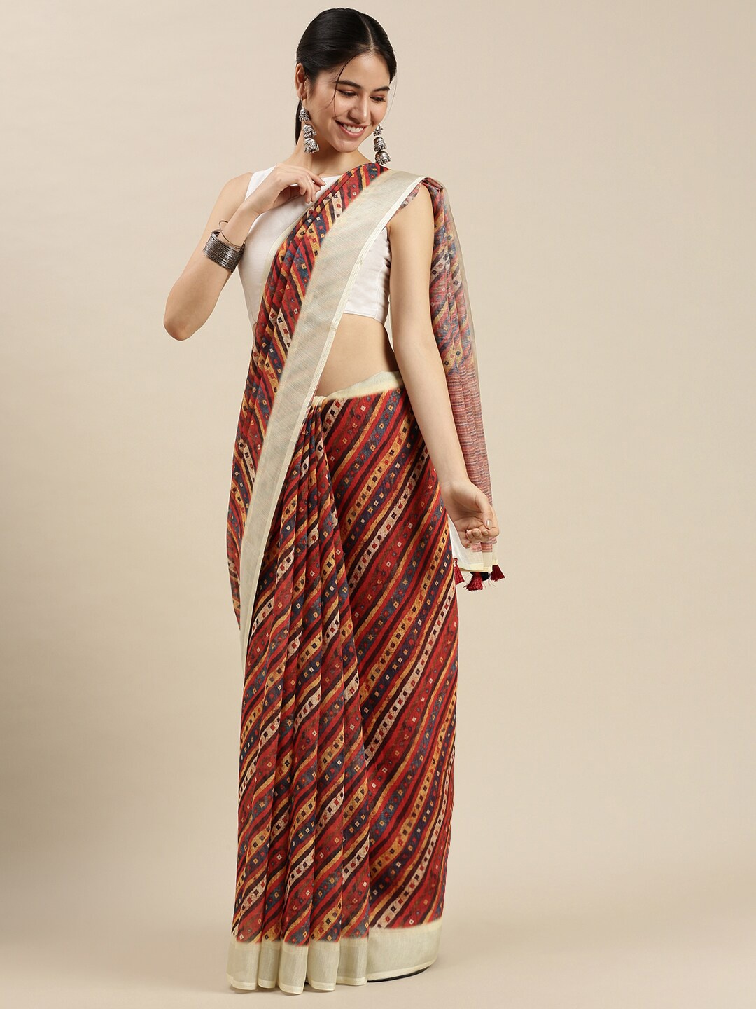 

Ethnic Threads Women Red & Blue Ethnic Motifs Pure Linen Saree