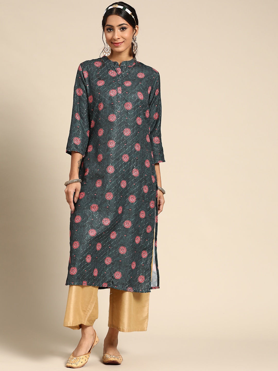 

Sangria Women Green & Pink Ethnic Motifs Embroidered Kurta