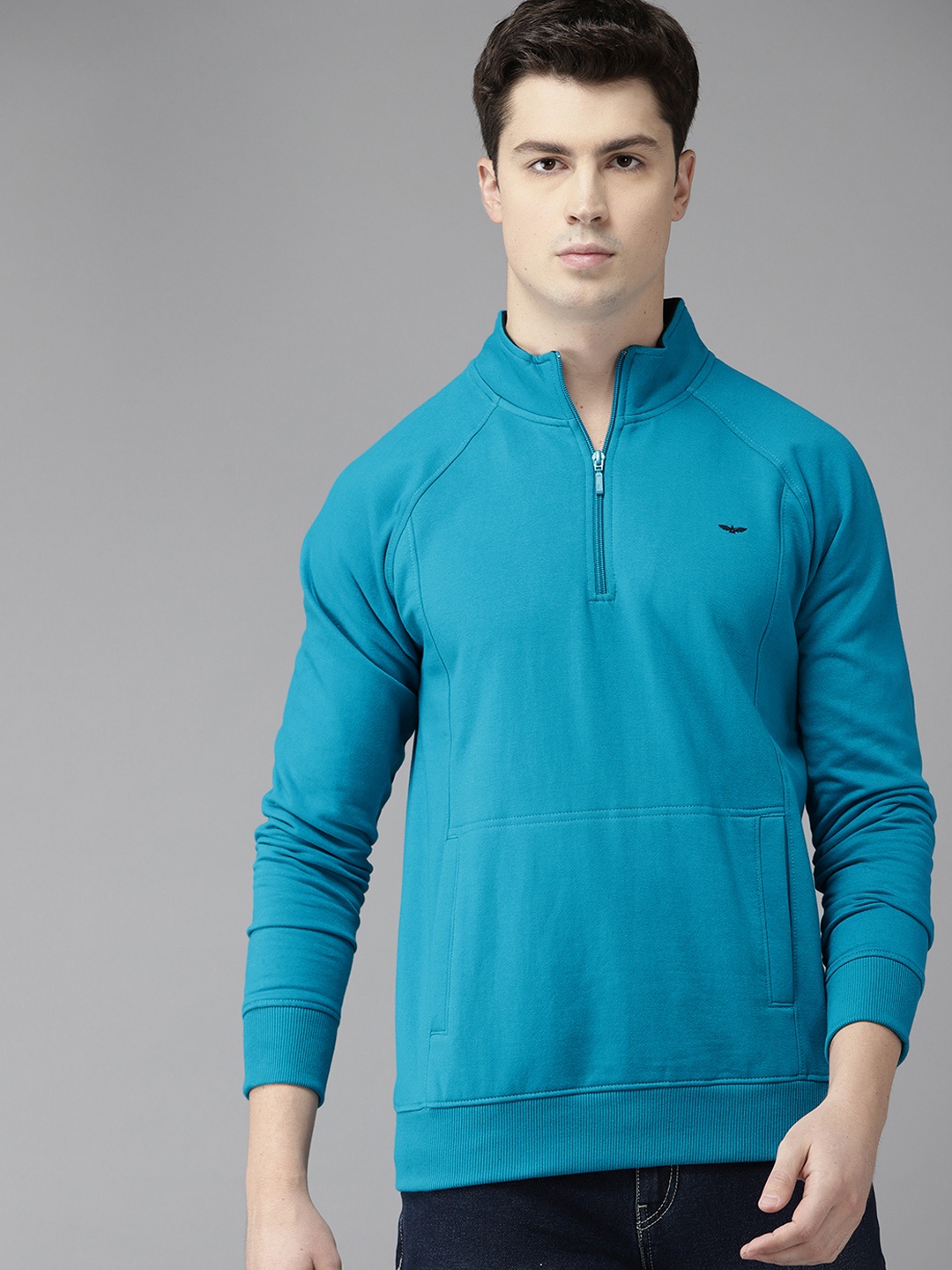 

Park Avenue Men Blue Solid Sweatshirt
