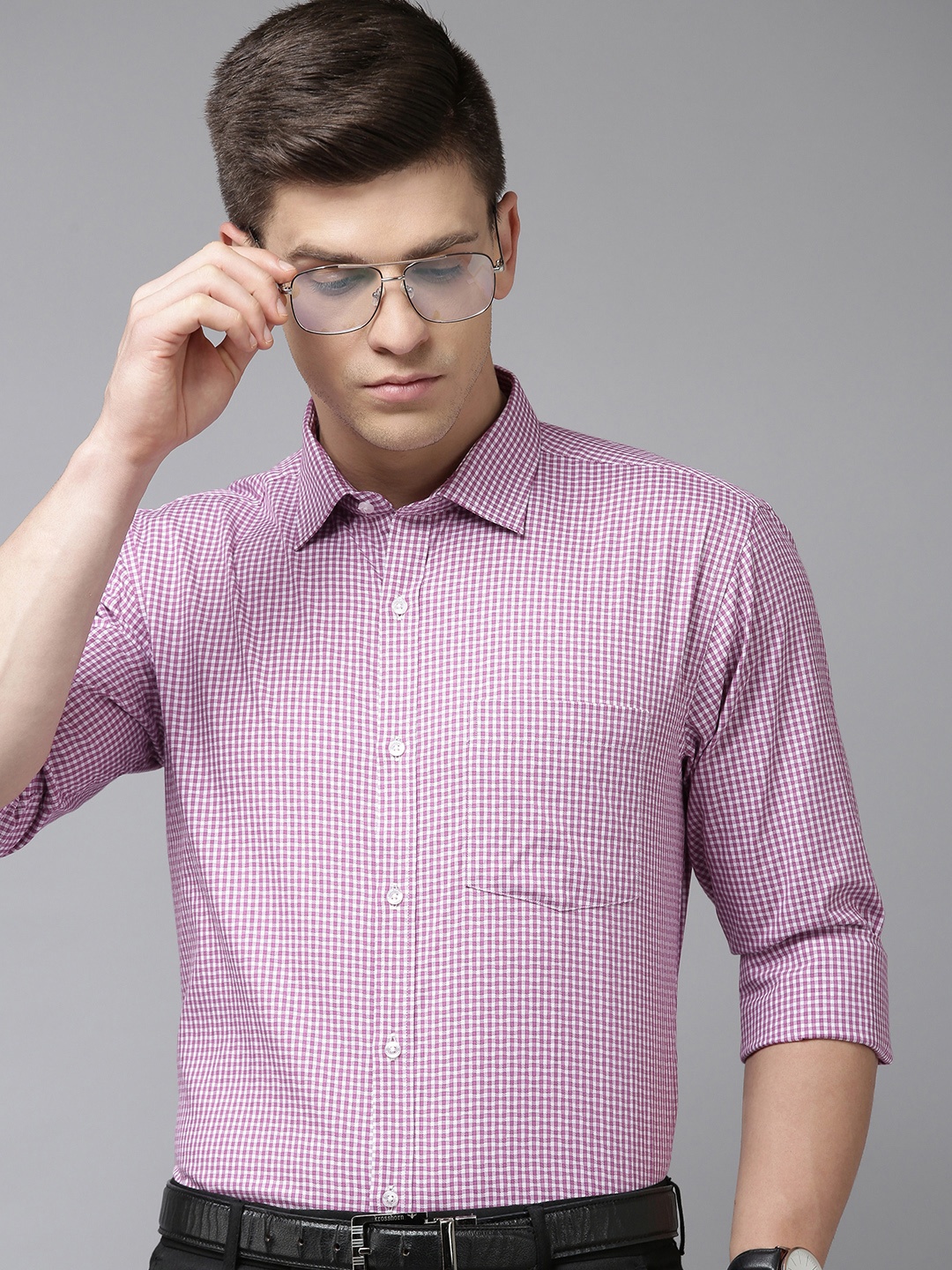 

Park Avenue Men Magenta And White Slim Fit Micro Checked Pure Cotton Formal Shirt