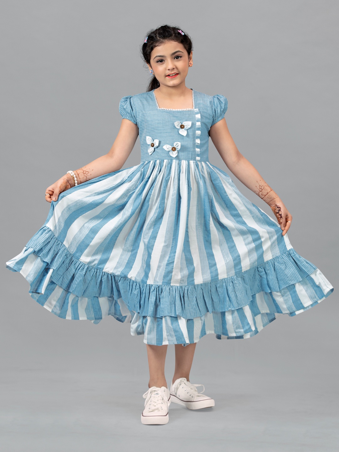 

FASHION DREAM Blue & White Striped Ruffle Dress