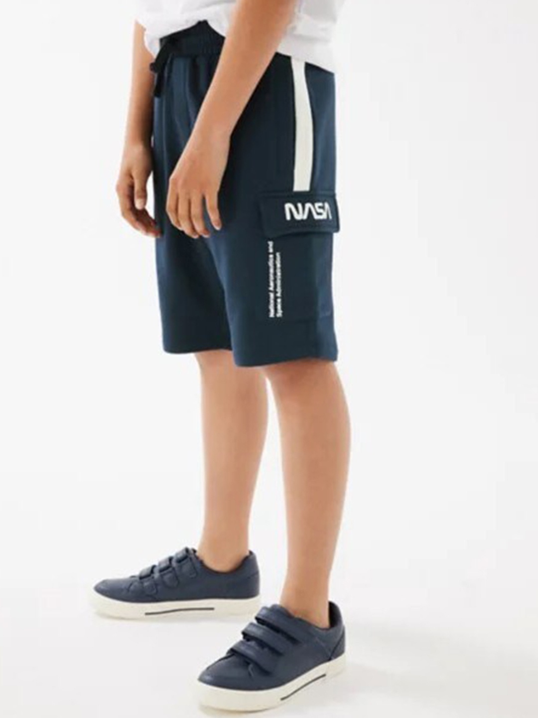 

Marks & Spencer Boys Navy Blue Mid-Rise Shorts