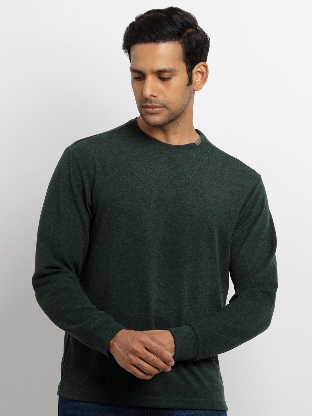 

Status Quo Men Green Solid Lightweight Sweatshirt
