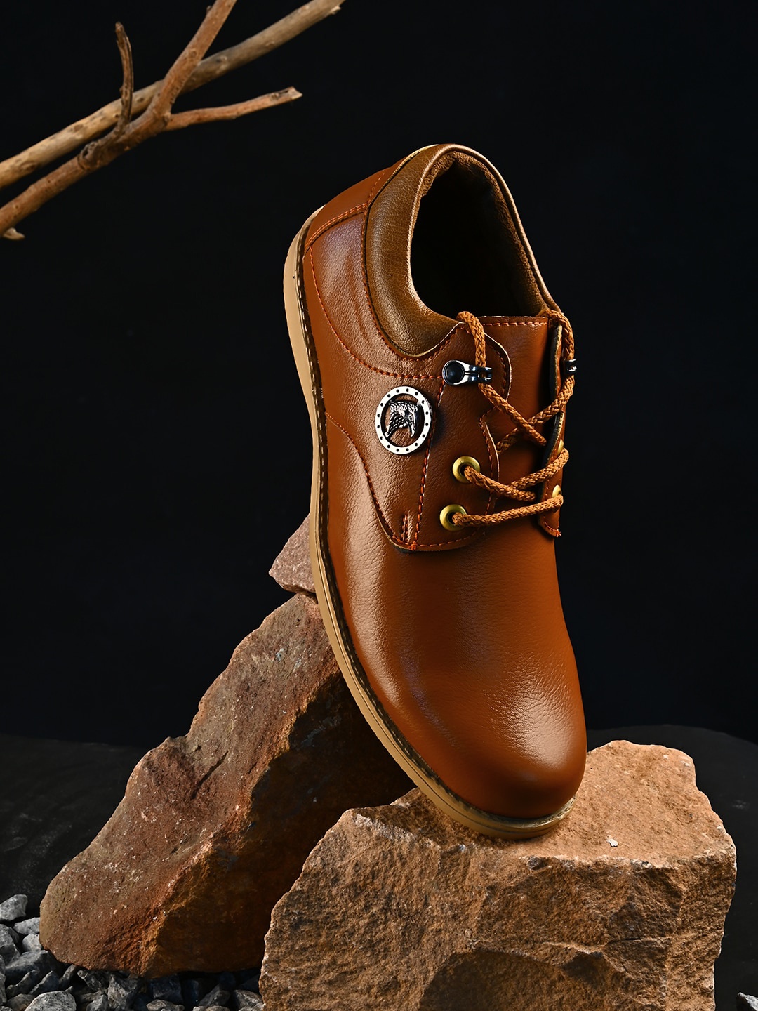 

Sir Corbett Men Tan Colourblocked Derbys
