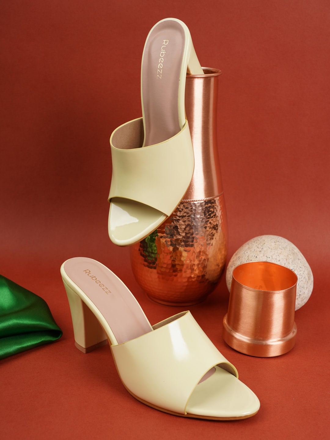 

Rubeezz Women Yellow & Beige Party Block Mules