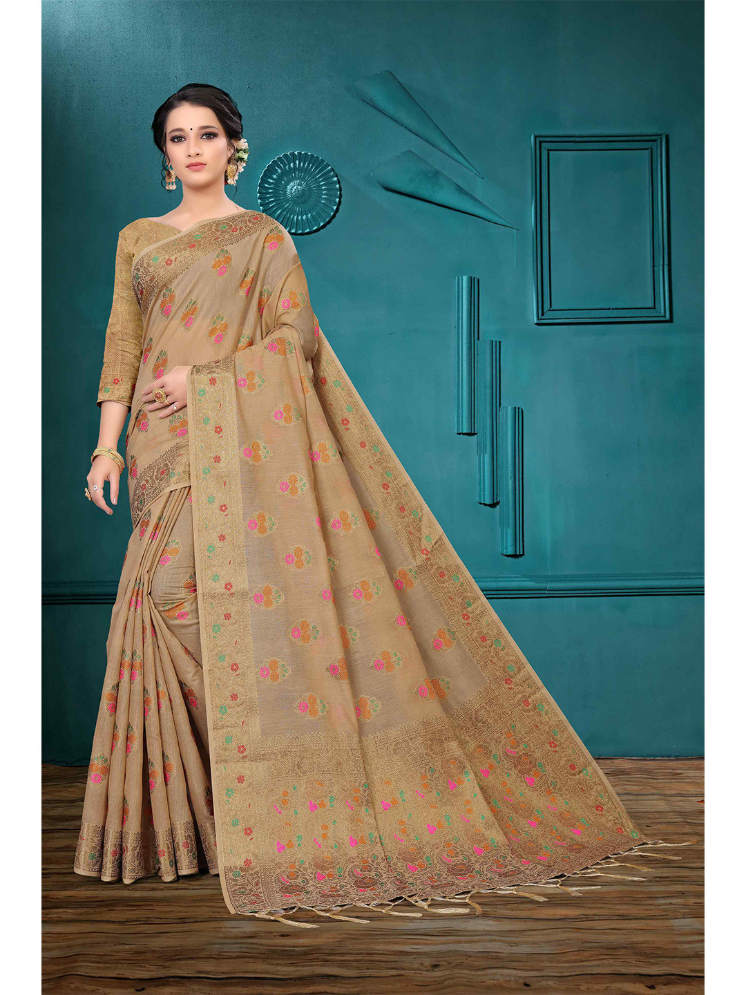 

Mizzific Cream-Coloured & Pink Floral Zari Pure Cotton Chanderi Saree