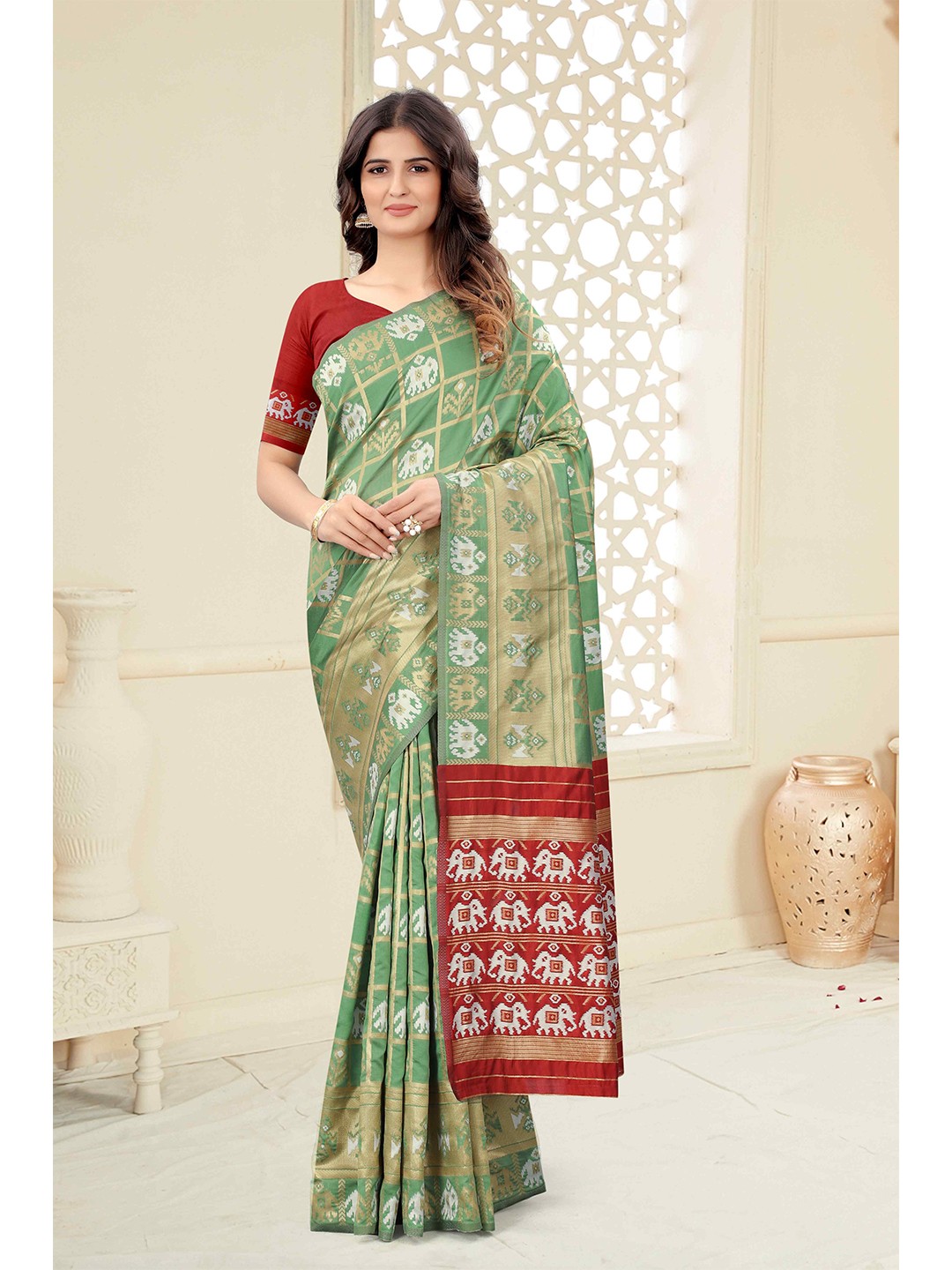 

Mizzific Sea Green & Gold-Toned Woven Design Zari Silk Cotton Banarasi Saree