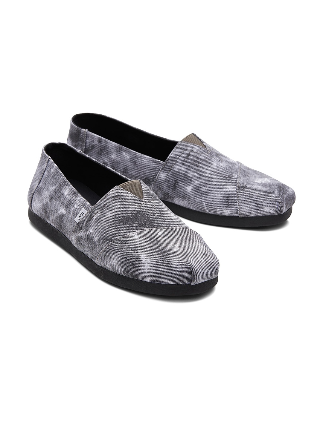 

TOMS Men Black Printed Lightweight Slip-On Sneakers