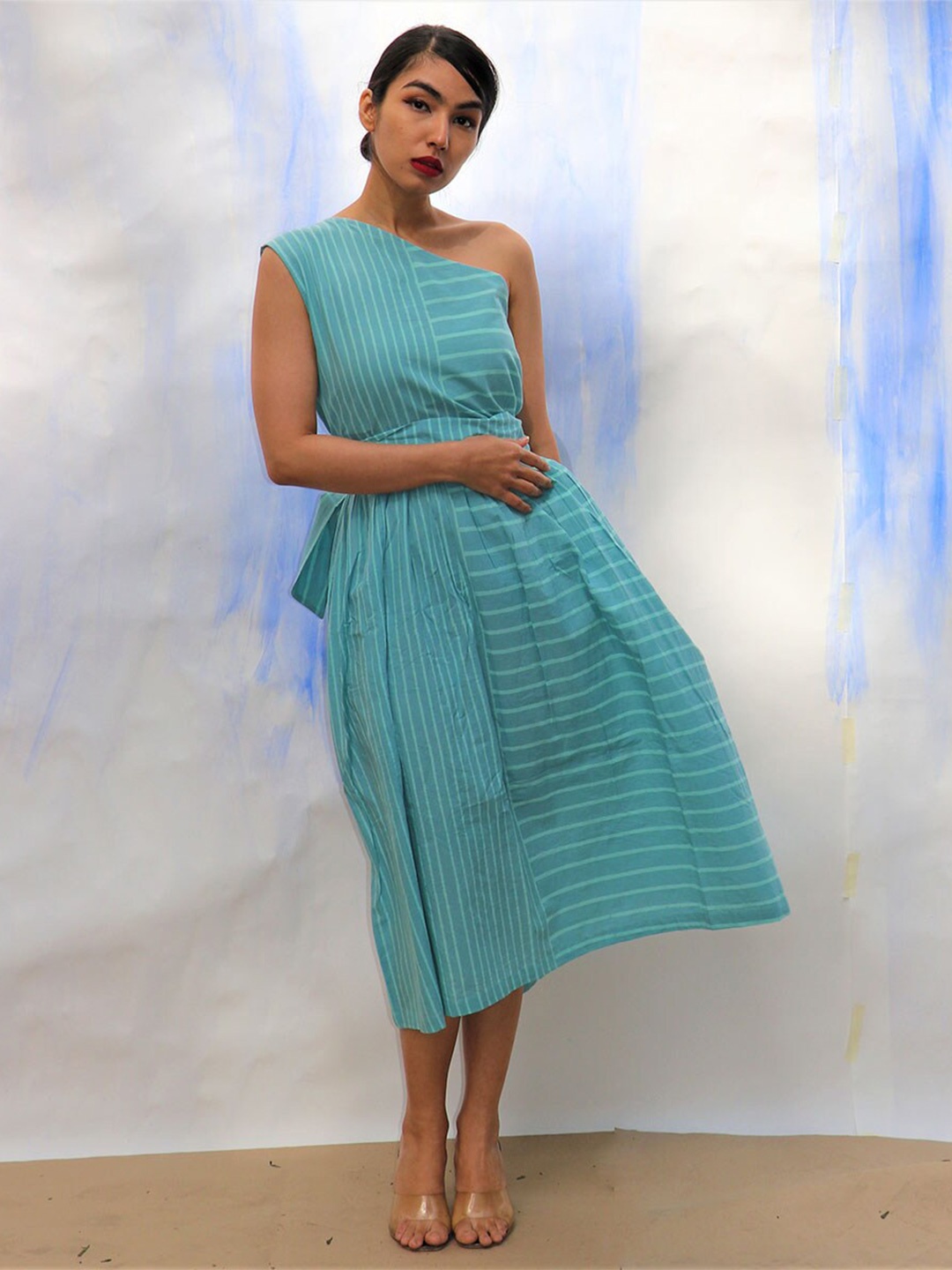 

Chidiyaa Women Blue Striped One Shoulder Midi Dress