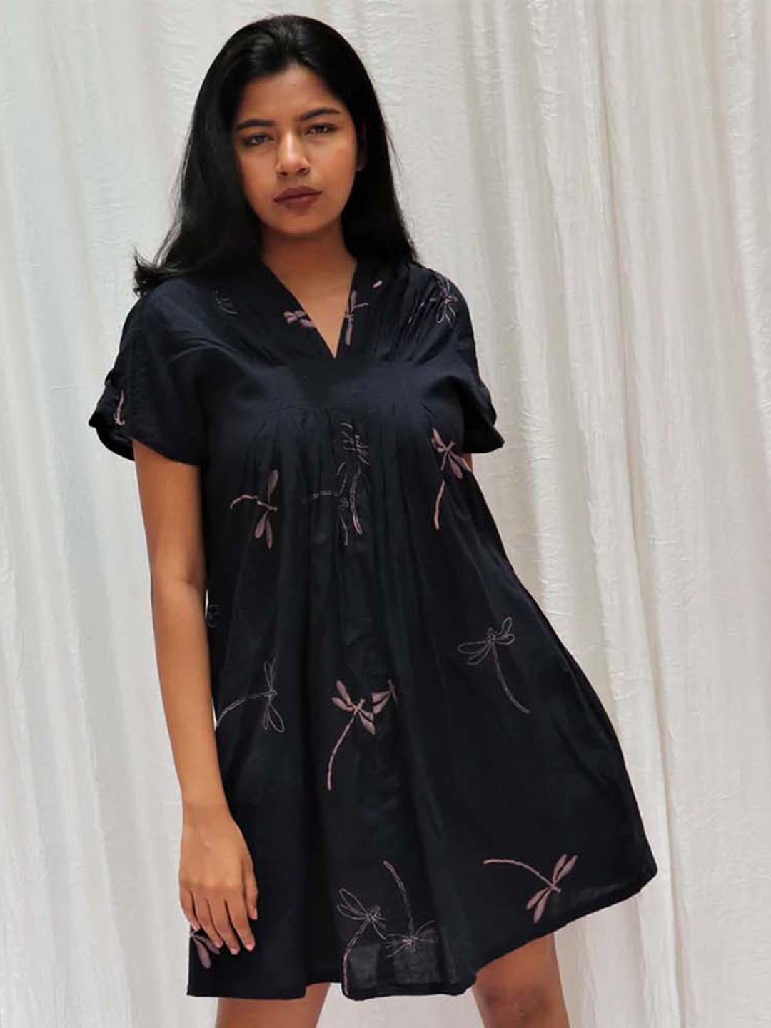 

Chidiyaa Black Floral Shirt Dress
