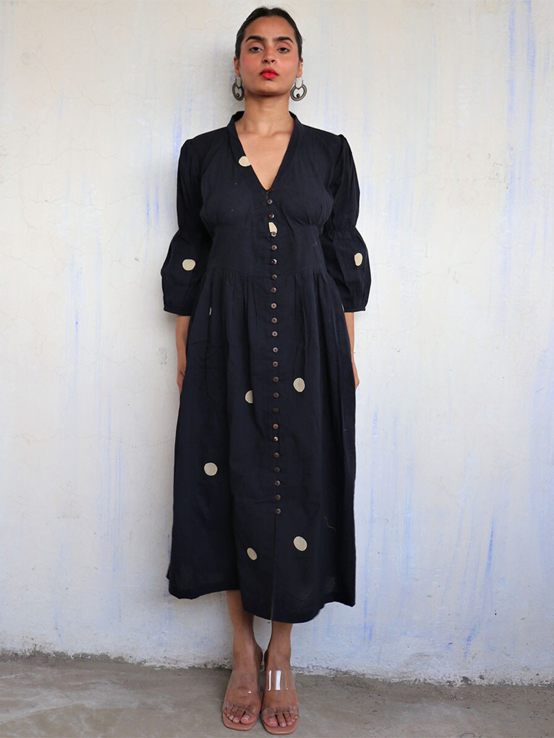 

Chidiyaa Women Black Polka Dot Midi Dress