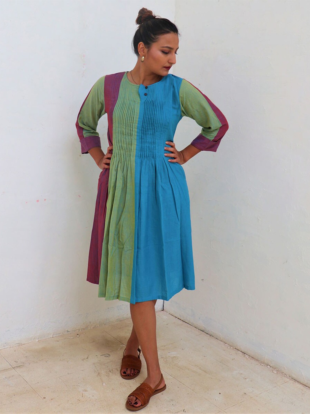 

Chidiyaa Women Green & Blue Colourblocked A-Line Dress
